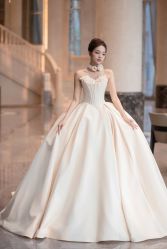 -Lady  Jane高端婚纱礼服馆