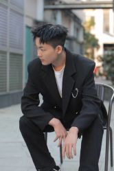 -一家只做男发烫染的店