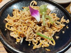 -老牌坊云南鱼豆花火锅(爱建店)