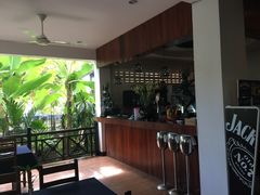 -Neary Khmer Restaurant