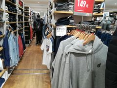 -优衣库(上海虹口龙之梦店)