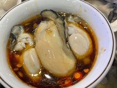 台湾压锅一口蚝-探秘12时海鲜生蚝排档