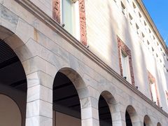 -文艺复兴百货(米兰大教堂广场店)