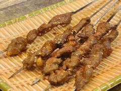 -老钟家烤羊排·敦伊阁清真餐厅胡羊焖饼