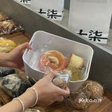 敲有氛围～推开门就被满满的面包吸引了！