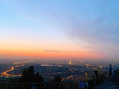 -鬼笑石后山停车场
