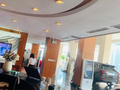 -青岛鸿发智越领克新能源中心