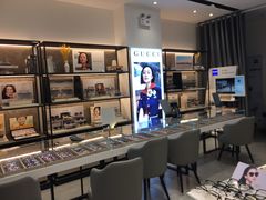 -博士眼镜集团石人工眼镜(虹口万泰店)