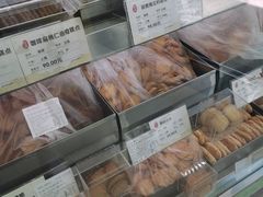 芝麻葱香薄脆-上海哈尔滨食品厂(淮海中路店)