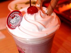 樱桃拿铁-Hello Kitty Cafe(弘大店)