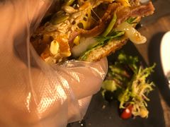 -HIGH FIVE哈福手工汉堡(桂林路店)