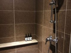 -西安大雁塔科技大学地铁站亚朵酒店