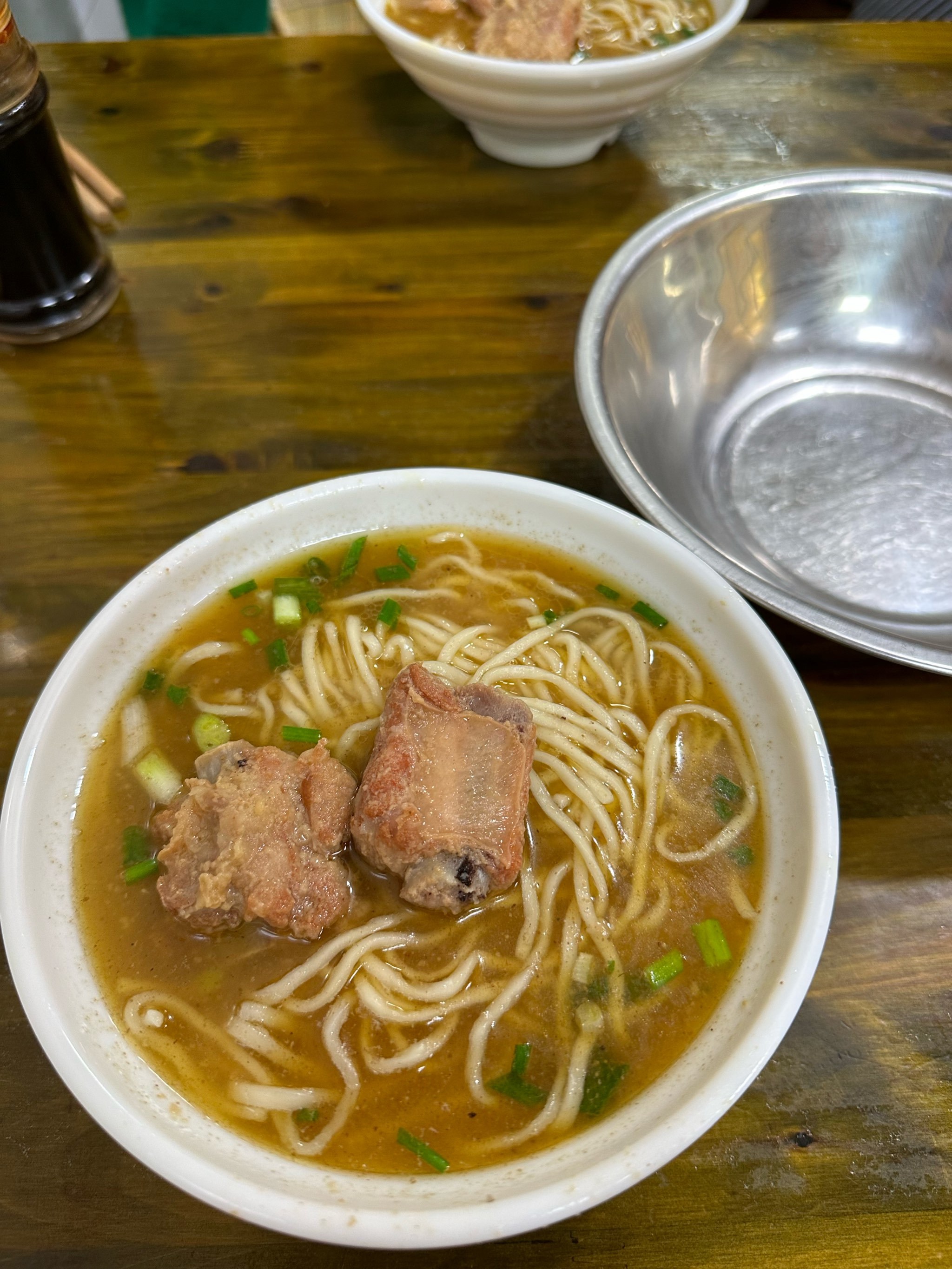 本地朋友推荐必吃的排骨面