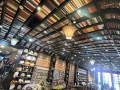 -钟书阁(松江泰晤士小镇店)