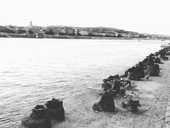 -多瑙河畔鞋履雕塑