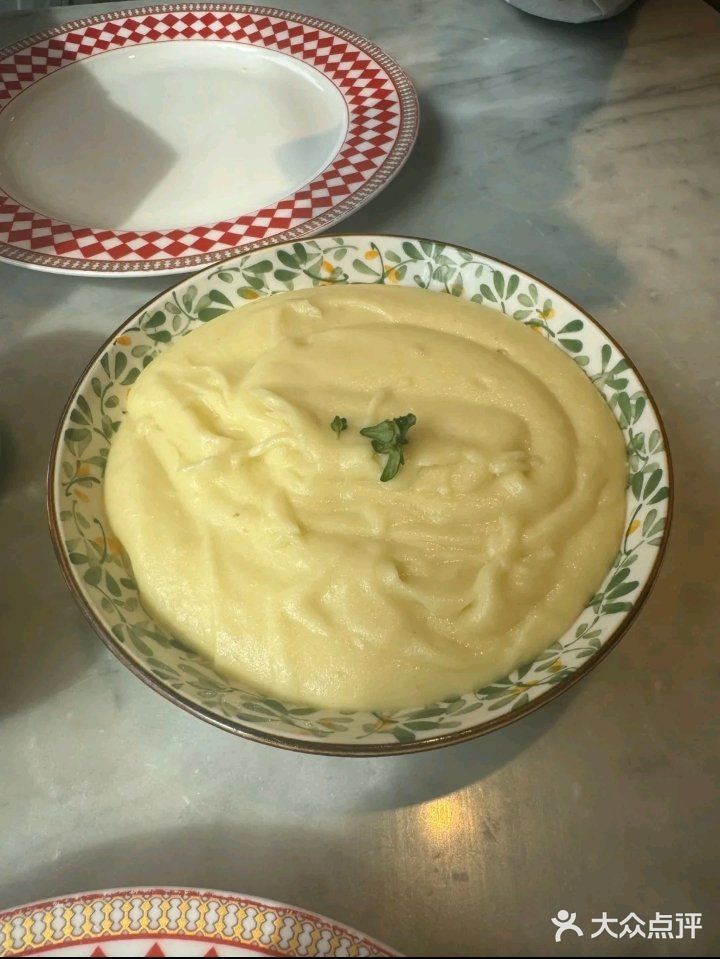 来三里屯一定要来这家餐厅尝尝，相信你一定会爱上它！