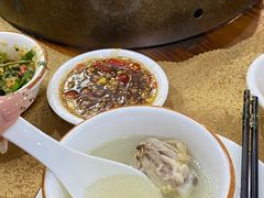 -濠轩阁特色生蚝火锅(水湾路店)