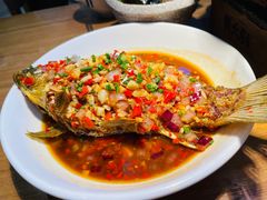 香煎大鲫鱼-费大厨辣椒炒肉(万家丽一店)