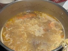 -尚尚仙·酸汤猪手·猪肚鸡火锅(华联万柳购物中心店)