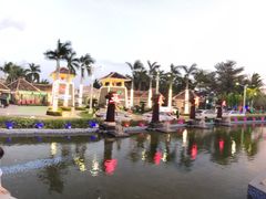 -亚龙湾亚泰商业街