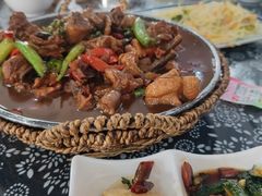-八两八金·莱芜特色炒鸡(市南漳浦路店)