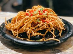 皮蛋拌馓子-沈记烧烤海鲜(江汉二路店)