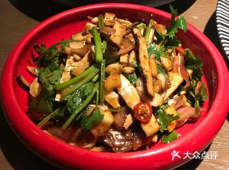 探店:黄晓猫剁椒大鱼头