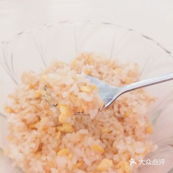 非~~~~~~常简单粗暴但是好吃的酱油蛋炒饭~
