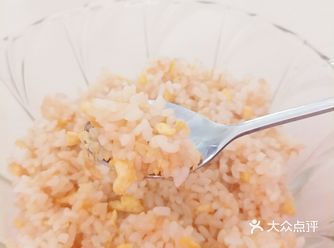 非~~~~~~常简单粗暴但是好吃的酱油蛋炒饭~