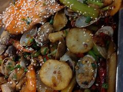 -胡桃里音乐餐厅(陶溪川店)(川湘赣菜·世界百大酒庄直供红酒·音乐表演)