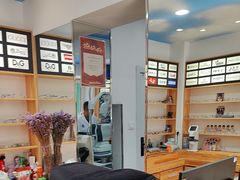 -豪门视光·星趣控·蔡司依视路眼镜代理商(中央大街店)