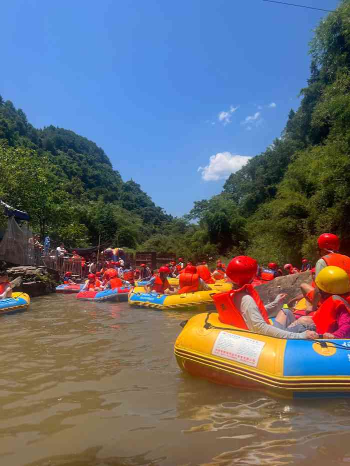 佛影峡漂流-"和某人一起来过两次了嘤嘤嘤,在鱼洞轻轨站.