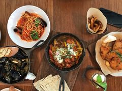 -ROAST coffee & eatery