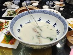 -南京金牛湖巨碗鱼头