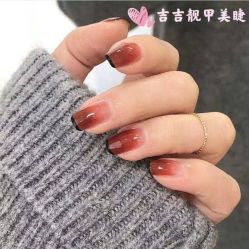 -吉吉靓甲美睫