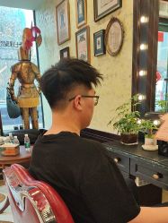 -东方先生国潮男士理发馆