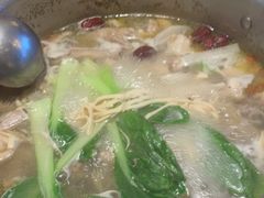 -一席地·本地鸡窝·杭帮鸡火锅(萧山银隆百货店)