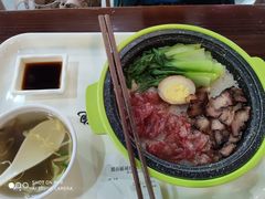 腊味双拼煲仔饭-赤酱红油(家乐福店)