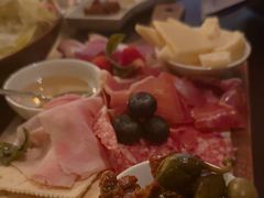-卡佩罗意大利餐厅及酒吧Al Cappello Trattoria