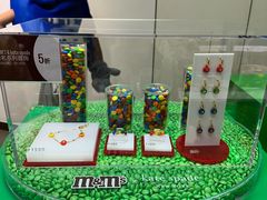 -m豆巧克力世界(上海世茂广场店)