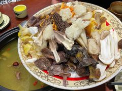 -菌之家·专业纯野生菌火锅·特色炒菌