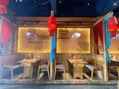 -老滇山寨•云南特色菜•地方菜•民族风情歌舞表演(金碧店)