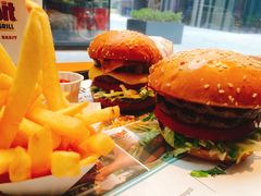 -The Habit Burger Grill 哈比特汉堡(复兴soho店)
