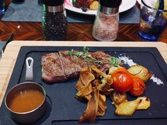 碳烤澳洲西冷牛排-YUE·6·西式融合餐厅(外滩六号店)
