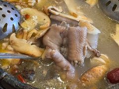 -鲁朗纳麦石锅鸡庄园