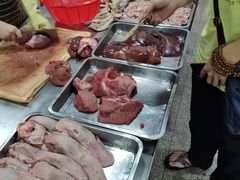 -标记美食新鲜猪杂(兴南大道店)