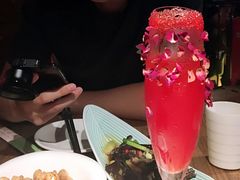 红唇-胡桃里音乐酒馆(曲江店)