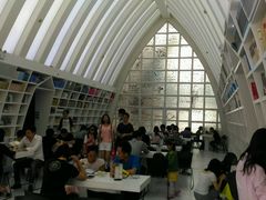 -钟书阁(松江泰晤士小镇店)