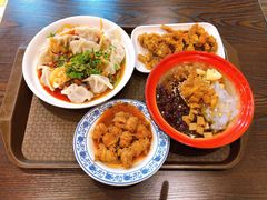 手工包的钟水饺-爆炸头阿姨小四川正宗川味小吃(无任何分店)