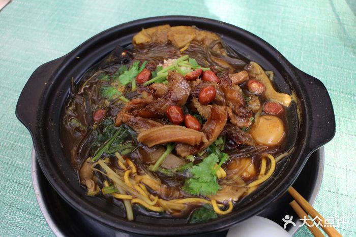 三鲜红烧牛肚砂锅